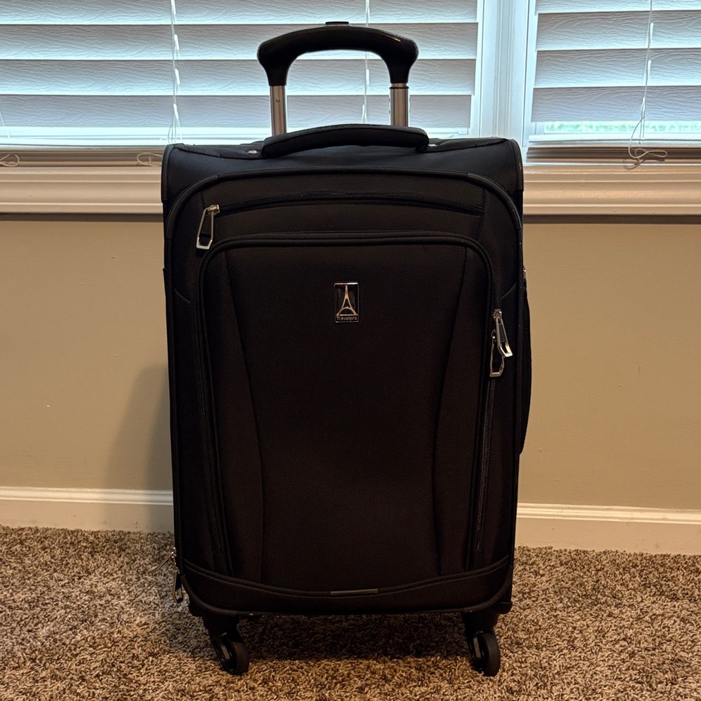 Travelpro Crew Classic Carry-On Expandable Rollaboard